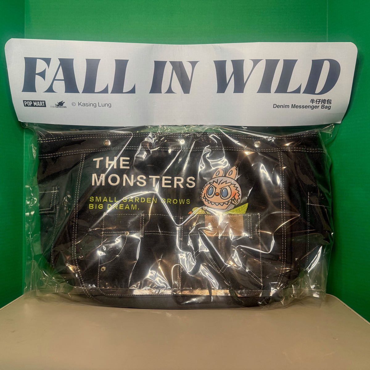 THE MONSTERS FALL IN WILD SERIES - Denim Messenger Bag