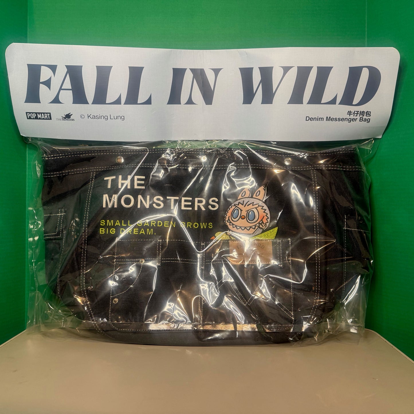 THE MONSTERS FALL IN WILD SERIES - Denim Messenger Bag